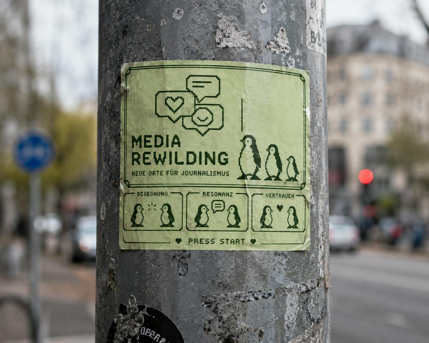 KI-erzeugtes Foto zeigt einen Media-Rewilding-Sticker im Stil eines Gamey-Boy-Games an einem Laternpfahl