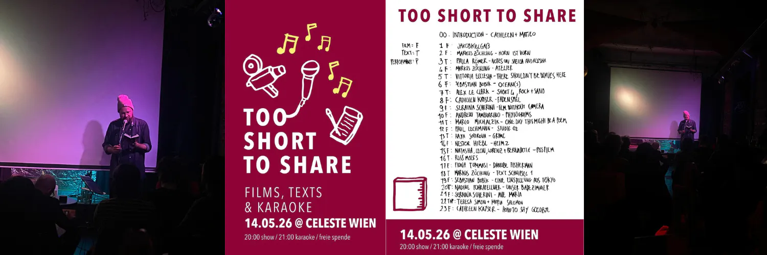 Das Bild zeigt eine Collage aus dem Veranstaltungsflyer für das Event "Too short to share" und zwei Fotos, die Marco zeigen, wie er auf der Bühne am Mikrofon stehend aus seinem Notizbuch ein Gedicht vorliest.